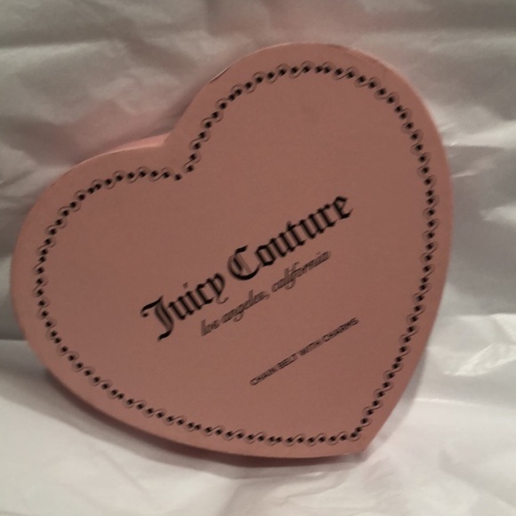 Juicy Couture gold plated chain belt with charms in pink heart shaped box nrw - Picture 13 of 16
